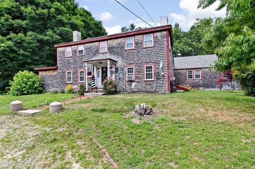 696 Summer St, Rockland, MA, 02370-2726 | Card Image
