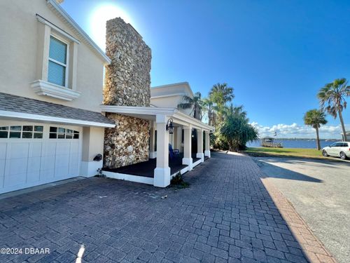 2904 S Peninsula Dr, Daytona Beach Shores, FL, 32118-5910 | Card Image