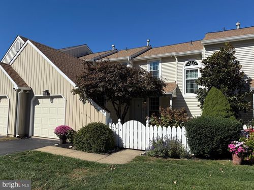 643 Croft Dr, SOUTHAMPTON, PA, 18966-4043 | Card Image