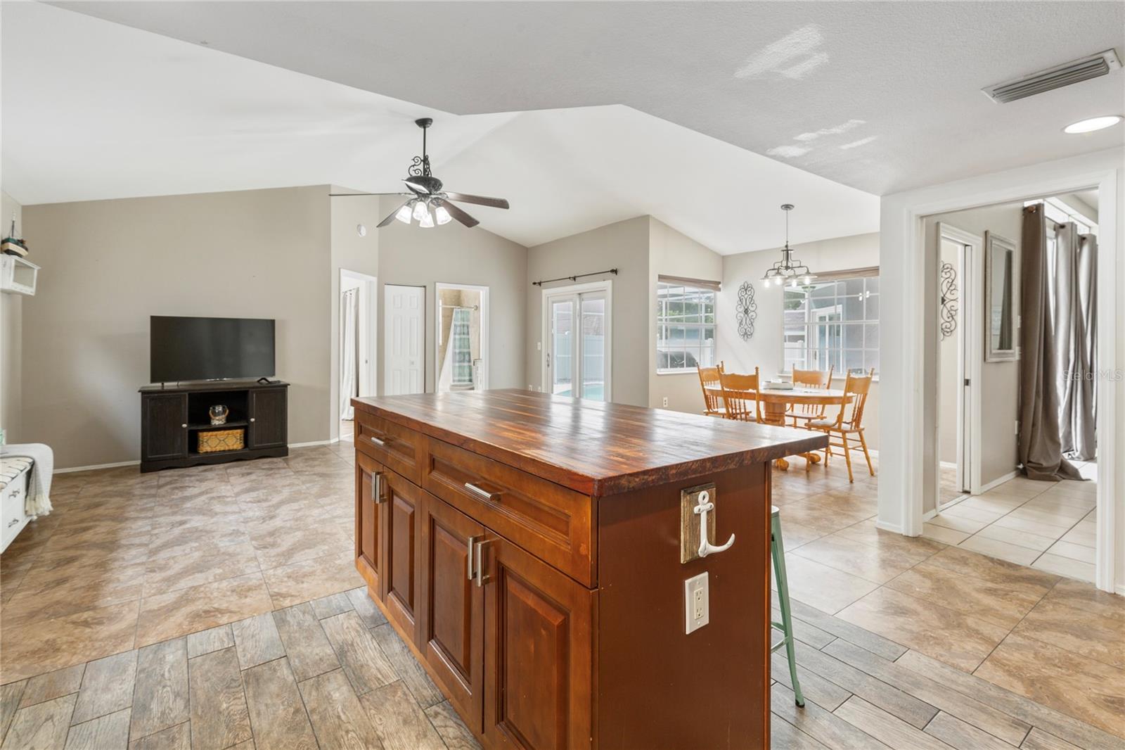 Residential in TARPON SPRINGS 3