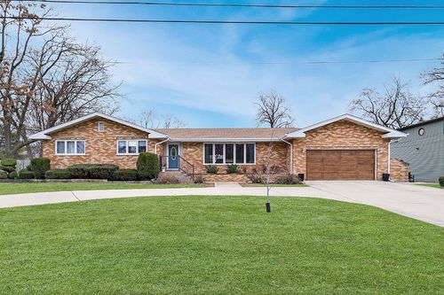12401 S 68th Ct, Palos Heights, IL, 60463-1611 | Card Image