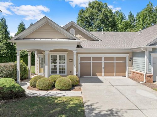 6247 Longleaf Dr, Hoschton, GA, 30548-8237 | Card Image