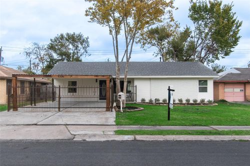 5326 De Lange Ln, Houston, TX, 77092-4208 | Card Image