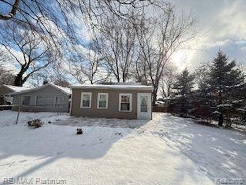 8573 Portage Lake Blvd, Pinckney, MI, 48169-9412 | Card Image