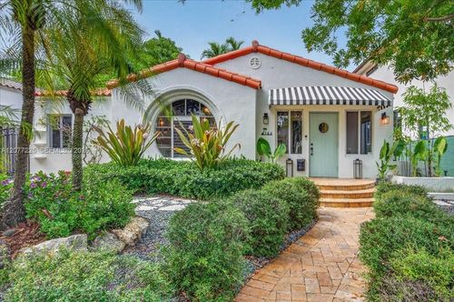 763 Ne 75th St, Miami, FL, 33138-5275 | Card Image