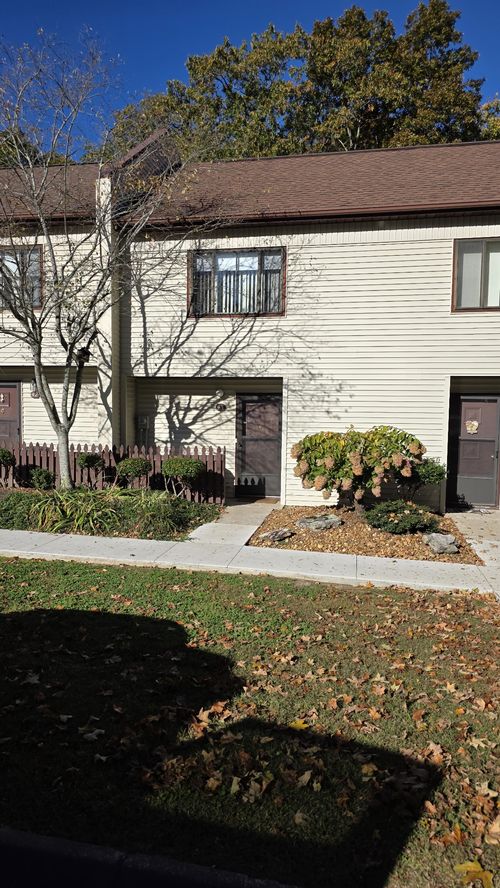 43 Wilshire Heights Dr, Crossville, TN, 38558-6261 | Card Image