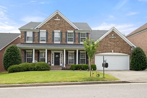 9737 Valley Springs Dr, Brentwood, TN, 37027-8348 | Card Image