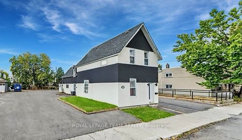 250 Hannah St, Vanier, ON, K1L7N2 | Card Image