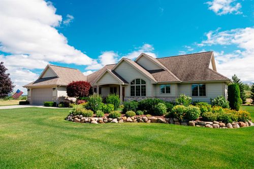 4213 Wolverine Dr, Williamsburg, MI, 49690-9286 | Card Image