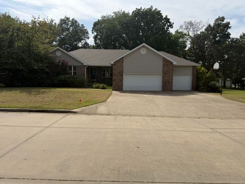 1661 N Main Avenue, Bolivar, MO, 65613 | Card Image