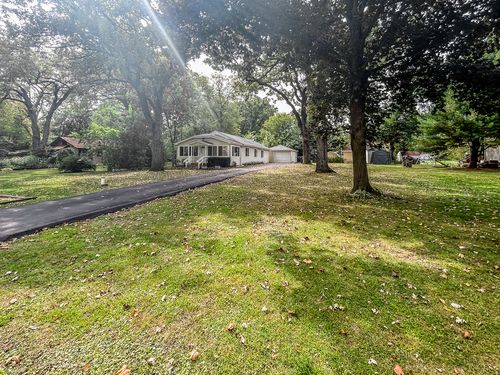 27692 N Oak St, Island Lake, IL, 60042-8415 | Card Image