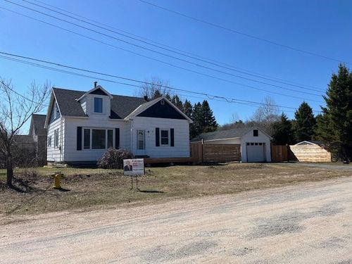 27 Lincoln Ave, South River, ON, P0A | Card Image