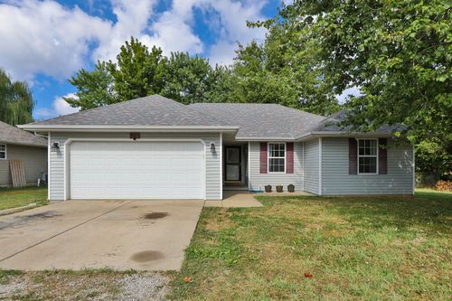 321 Shark Cir, Sparta, MO, 65753-9446 | Card Image