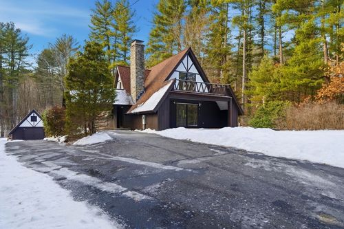 62 Brook St, Dunstable, MA, 01827-1702 | Card Image