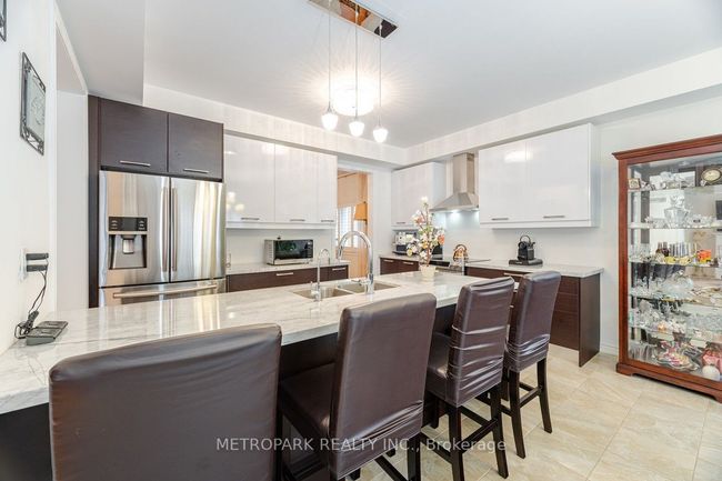 56 Manor Forest Rd, House other with 4 bedrooms, 4 bathrooms and 4 parking in Mount Albert ON | Image 12