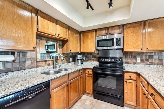 4612 - 4612 Ryan Gulch Rd, Condo with 2 bedrooms, 2 bathrooms and null parking in Silverthorne CO | Image 4