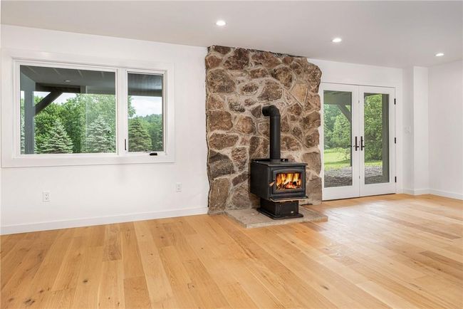 Family Room | Image 28