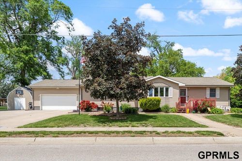 610 Avenue Q, Carter Lake, IA, 51510-1060 | Card Image