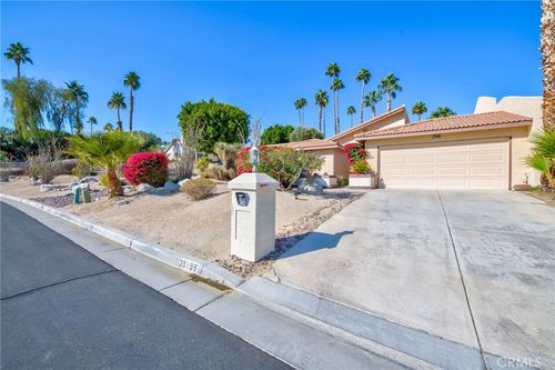 39199 Sweetwater Dr, Palm Desert, CA, 92211-7098 | Card Image