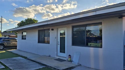 3510 Nw 33rd Ave, Miami, FL, 33142-5744 | Card Image