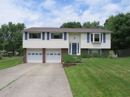903 Fox Run Cir, Cranberry Twp, PA, 16066-4029 | Card Image