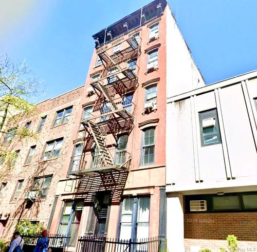 20-237 W 10th Street, New York, NY, 10014 | Card Image