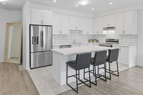 {{alt}} | Card Image