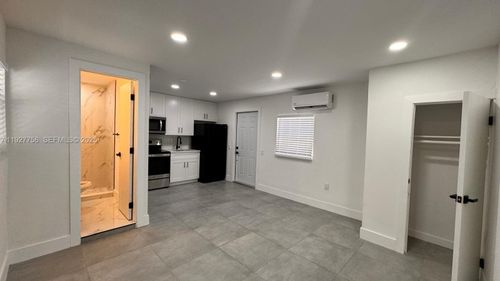 b-1933 Washington St, Hollywood, FL, 33020-6045 | Card Image