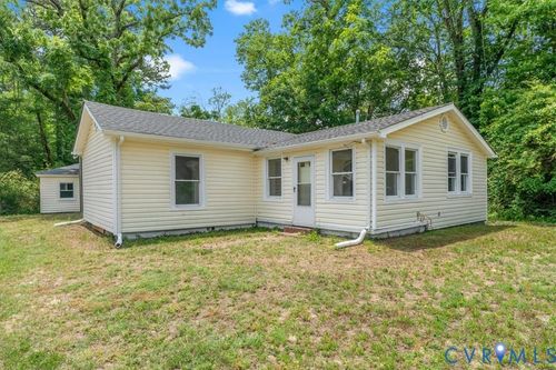 18415 James River Dr, DISPUTANTA, VA, 23842-9040 | Card Image