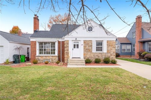 93 Southwick Dr, Bedford, OH, 44146-2620 | Card Image