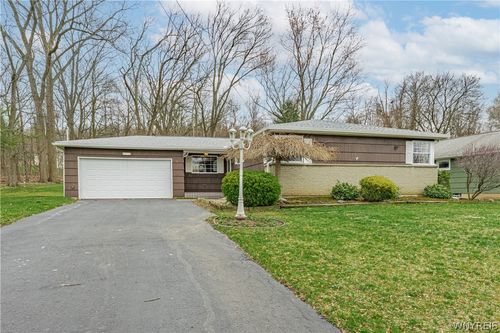 972 Hillside Dr, Lewiston, NY, 14092-1824 | Card Image