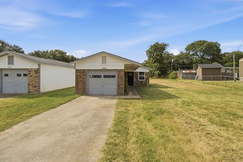 1504 Coral Cut Off, Azle, TX, 76020-4771 | Card Image