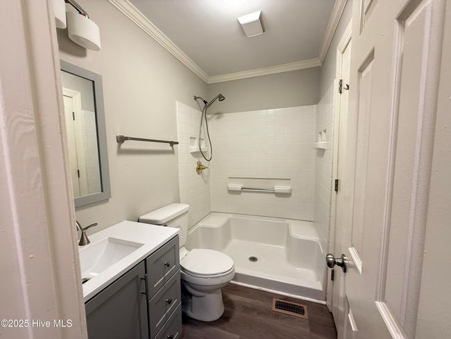 Main Bath | Image 14