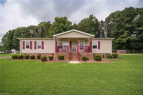 5661 Dewitt Farm Rd, Belews Creek, NC, 27009-9658 | Card Image