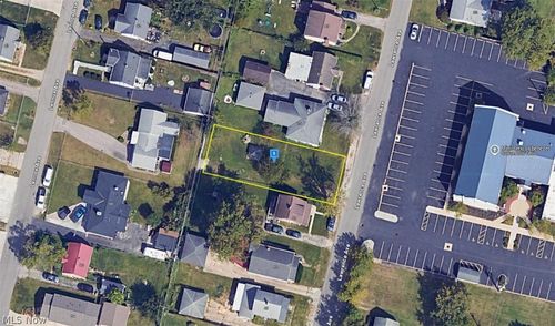 69 Lawrence Ave, Columbus, OH, 43228-1126 | Card Image