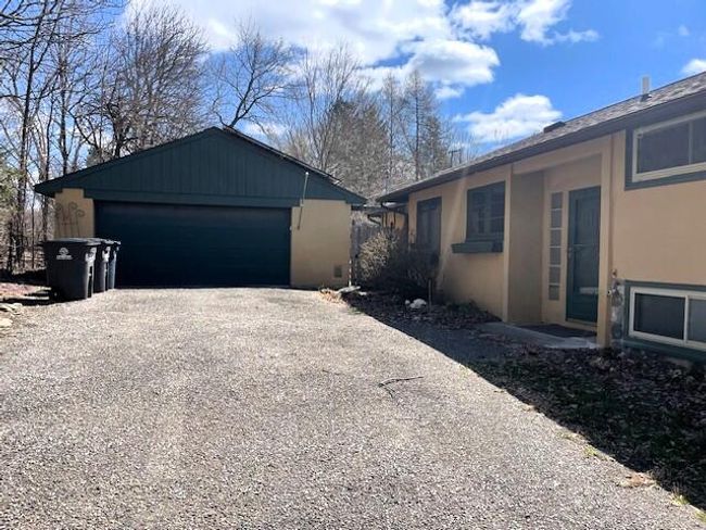 Front Door Area | Image 21