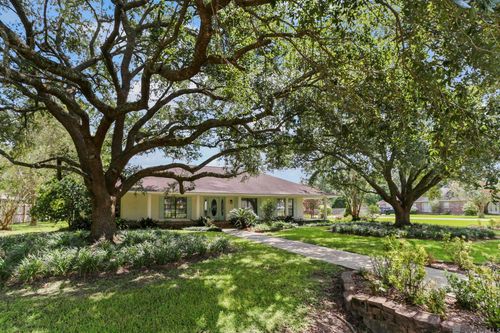 8945 Round Oak Dr, Baton Rouge, LA, 70817-6514 | Card Image