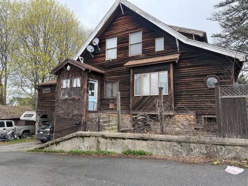 621 Sunderland Rd, Worcester, MA, 01604-1438 | Card Image