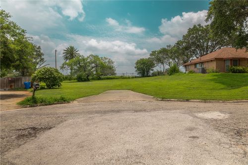 5406 Northwest Trl, Corpus Christi, TX, 78410-4814 | Card Image
