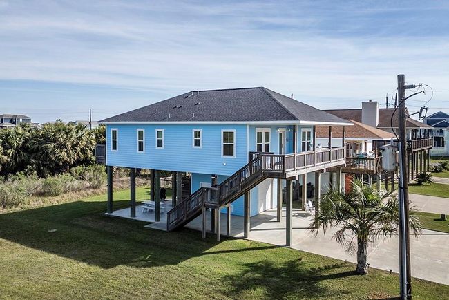 22310 Vista Del Mar, House other with 3 bedrooms, 2 bathrooms and null parking in Galveston TX | Image 35