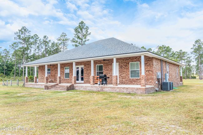 14157 Glen Farms Dr, House other with 4 bedrooms, 3 bathrooms and null parking in Glen St. Mary FL | Image 41