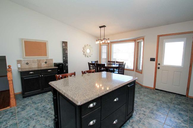 169 Dixon Crescent, Home with 4 bedrooms, 3 bathrooms and 4 parking in Red Deer AB | Image 11