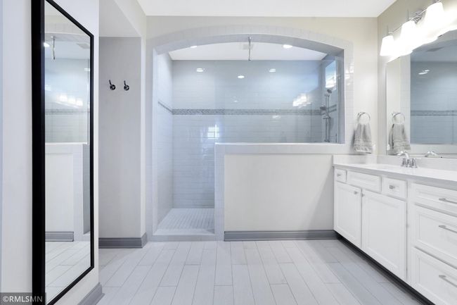 MasterBath1.jpg | Image 17