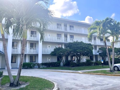 apt-205-2581 Village Blvd, West Palm Beach, FL, 33409-7377 | Card Image