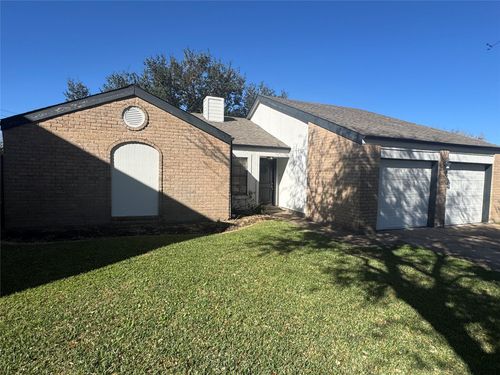 2522 Palace Dr, Stafford, TX, 77477-6117 | Card Image