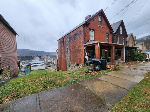 517 5th St, Pitcairn, PA, 15140-1401 | Card Image