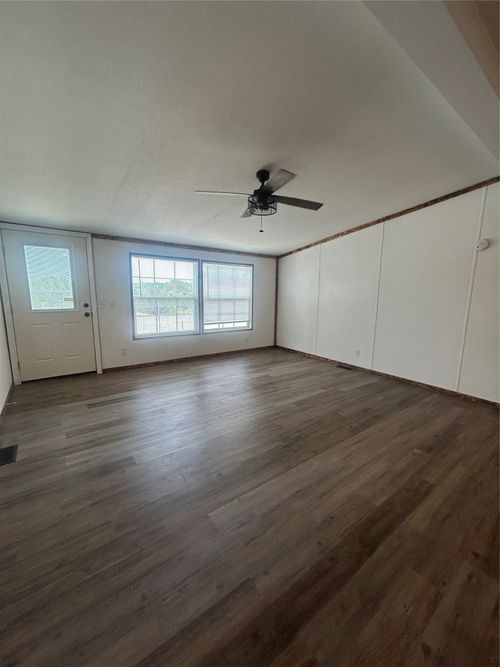 201 Lakeview Trl, Weatherford, TX, 76087-7582 | Card Image