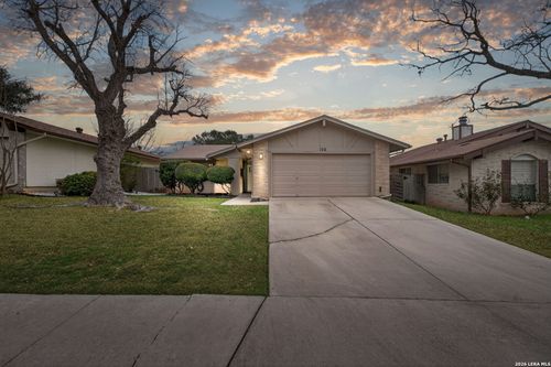 122 Bolerio Dr, Universal City, TX, 78148-3304 | Card Image