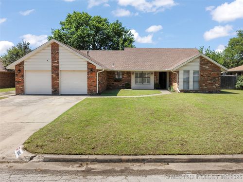 2003 8th Ave Nw, Ardmore, OK, 73401-2255 | Card Image