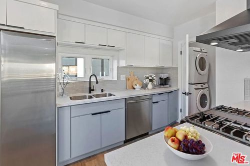 a-1724 Menlo Ave, Los Angeles, CA, 90006-4614 | Card Image
